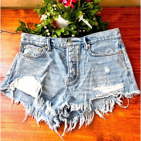 We The Free Pants - Free People ~We The free blue jeans shorts preloved  Size: 28